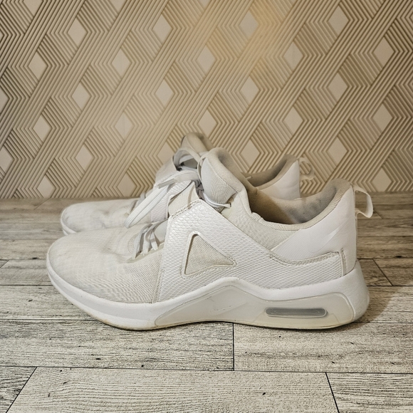 Nike Air Max Bella TR 5 Triple White Training Shoes DD9285-100 Women's Size 10 - Picture 4 of 7